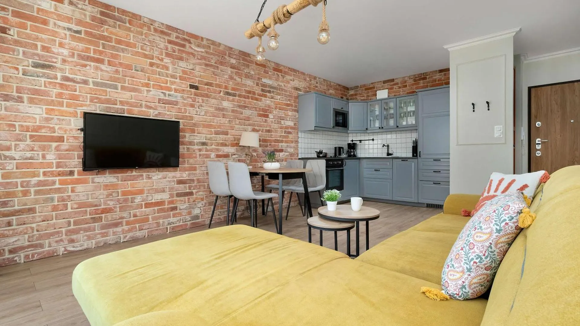Stylish Apartment With Balcony & Parking Old Town Gdansk By Noclegi Renters Poland